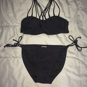 Black bikini